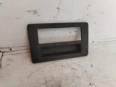 Peça sobressalente para automóvel em segunda mão moldagem por renault express 12.79 referências oem iam 682602442r  