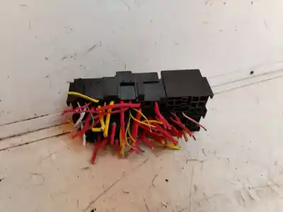 Second-hand car spare part fuse box unit for renault express 12.79 oem iam references 240103479r  verificado 30-9-25