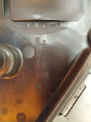 Peça sobressalente para automóvel em segunda mão tampa de distribuição por peugeot 5008 confort referências oem iam 9805237280