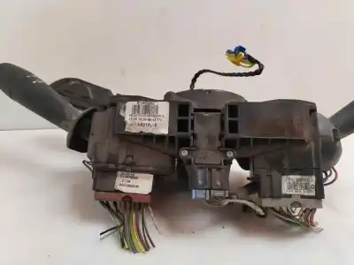 Peça sobressalente para automóvel em segunda mão comandos de alavanca por dacia dokker sl eficacia 75 cv / 55 kw referências oem iam 681728631r