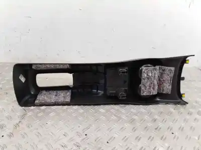 Pezzo di ricambio per auto di seconda mano bracciolo centrale per opel combo cargo (e) edition 102 cv / 75 kw riferimenti oem iam 9816872877  