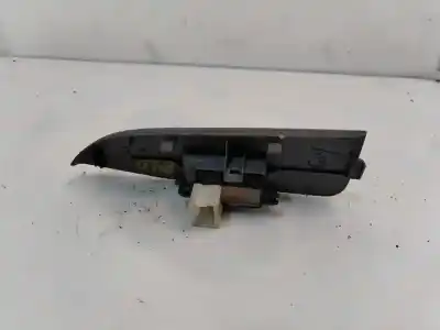 Peça sobressalente para automóvel em segunda mão botão / interruptor elevador vidro dianteiro direito por renault serie d fg 4x2 crew-cab 209 cv / 154 kw referências oem iam 80960lc40a