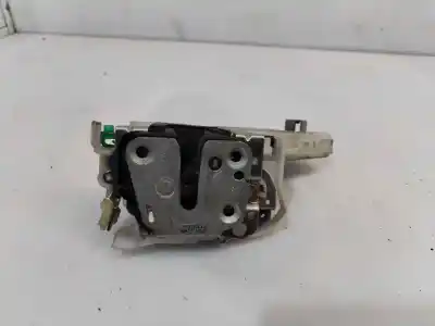 Peça sobressalente para automóvel em segunda mão fechadura da porta dianteira esquerda por renault serie d fg 4x2 crew-cab 209 cv / 154 kw referências oem iam 80553aa21a