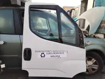 Автозапчастина б/у передні праві двері для iveco daily furgón fg 33 s ... v batalla 3520 106 cv / 78 kw посилання на oem iam   