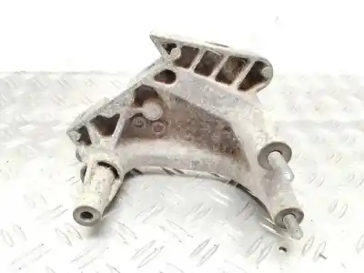 Second-hand car spare part engine support for seat leon (5f1) 1.6 tdi oem iam references 04l199207  