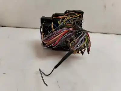 Second-hand car spare part fuse box unit for ford transit courier limited 101 cv / 74 kw oem iam references 098662  