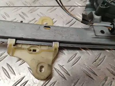 Peça sobressalente para automóvel em segunda mão elevador de vidros dianteiro direito por renault clio iv dynamique referências oem iam 807205569r-a  
