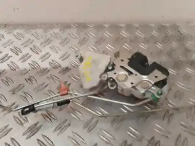 Peça sobressalente para automóvel em segunda mão fechadura da porta dianteira esquerda por renault serie d fg 4x2 crew-cab 209 cv / 154 kw referências oem iam 80553aa21a