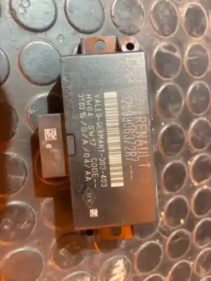 Pezzo di ricambio per auto di seconda mano modulo elettronico per renault scenic iii xmod bose riferimenti oem iam 259906372r  