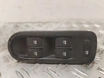 Recambio de automóvil de segunda mano de Mando Elevalunas Delantero Izquierdo para RENAULT SCENIC II Exception 86 CV / 63 KW referencias OEM IAM 8200160603  