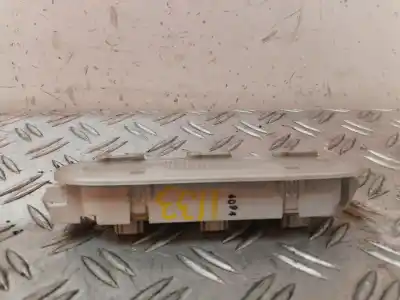 Peça sobressalente para automóvel em segunda mão luz interior por renault serie d fg 4x2 crew-cab 209 cv / 154 kw referências oem iam 8200073234