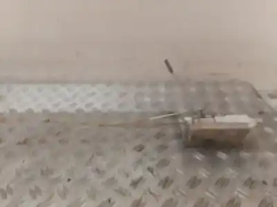 Second-hand car spare part front right door lock for iveco eurocargo 05.03 -> fg 75 e larga distancia oem iam references b792