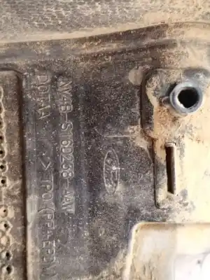 Peça sobressalente para automóvel em segunda mão Aba Do Guarda-lamas Dianteiro Direito por FORD KUGA HYBRID ST-LINE 190 CV / 140 KW Referências OEM IAM NV4BS16D238AAW  