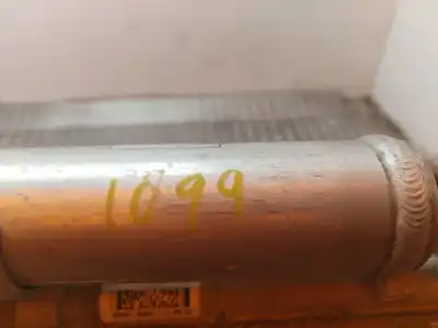 Pezzo di ricambio per auto di seconda mano Condensatore / Radiatore Aria Condizionata per FORD FIESTA (CCN) SYNC Edition Riferimenti OEM IAM ET7119710BA  