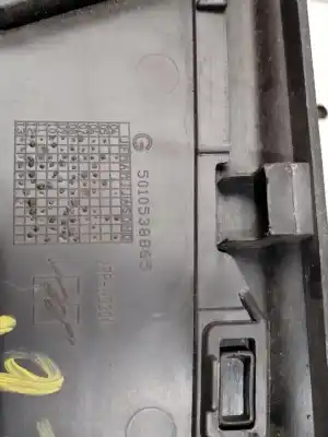 Автозапчасти б/у выключатель левого переднего окна за renault midlum 6.2 diesel ссылки oem iam 5010538865  