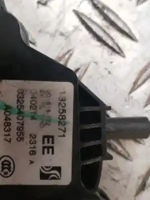 Second-hand car spare part left front door lock for opel meriva b selective 120 cv / 88 kw oem iam references 13258271