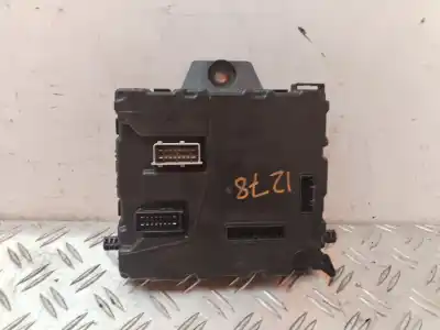 Second-hand car spare part fuse box unit for renault kangoo furgón professional oem iam references 284b19497r  