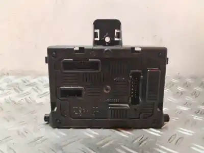Second-hand car spare part electronic module for renault clio iii authentique oem iam references 8201054128  