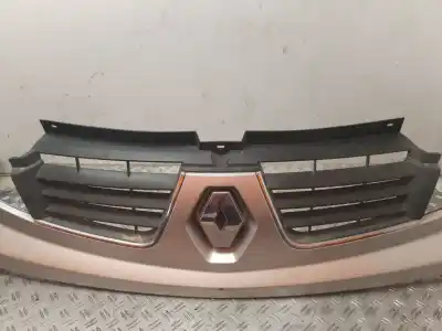 Second-hand car spare part front bumper for renault trafic combi (ab 4.01) generation privilege  combi corto oem iam references   