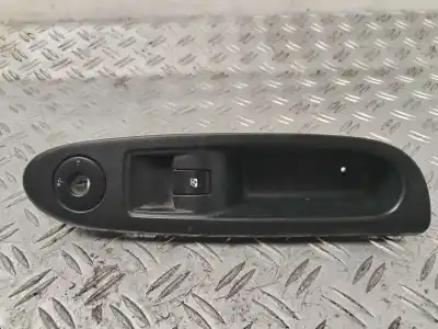 Автозапчасти б/у выключатель переднего правого окна за renault clio ii fase ii (b/cb0) authentique ссылки oem iam 8200084005  
