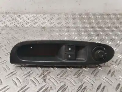 Second-hand car spare part left front power window switch for renault clio ii fase ii (b/cb0) authentique oem iam references 8200084008  