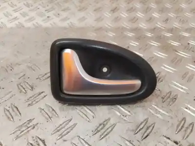 Second-hand car spare part interior left front handle for renault trafic combi (ab 4.01) generation privilege  combi corto oem iam references 8200028994  
