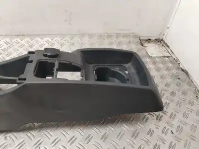 Second-hand car spare part center console for renault kangoo iii authentic 74 cv / 55 kw oem iam references 8200457030  