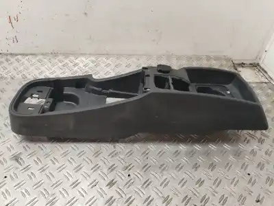 Second-hand car spare part center console for renault kangoo iii authentic 74 cv / 55 kw oem iam references 8200457030  