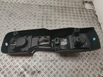 Second-hand car spare part center console for renault kangoo iii authentic 74 cv / 55 kw oem iam references 8200457030  