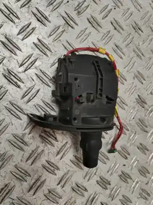 Second-hand car spare part headlights switch for renault clio iii authentique oem iam references 88102001  verificado 15-09-25