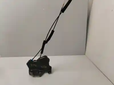 Tweedehands auto-onderdeel linker voordeur slot voor toyota corolla verso (r1) 2.2 d-4d sol oem iam-referenties a046693