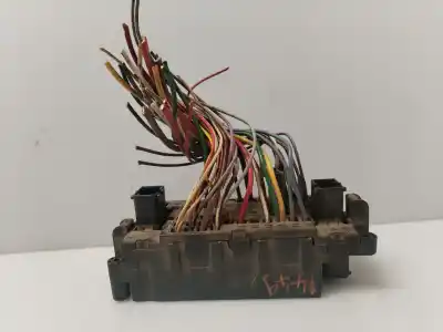Peça sobressalente para automóvel em segunda mão caixa de fusíveis e relés por peugeot 306 break boulebard referências oem iam 