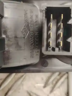 Peça sobressalente para automóvel em segunda mão BOTÃO / INTERRUPTOR ELEVADOR VIDRO DIANTEIRO ESQUERDO por RENAULT TRAFIC COMBI (AB 4.01)  Referências OEM IAM 8200206602  