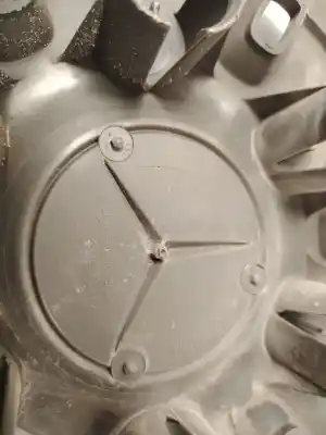 Peça sobressalente para automóvel em segunda mão TAMPA DE JANTE por MERCEDES-BENZ SPRINTER II JAMES COOK (906) 316 CDI James Cook Westfalia (03.2009->) 163 CV / 120 KW Referências OEM IAM A9064010025  