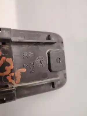 Peça sobressalente para automóvel em segunda mão PUXADOR INTERIOR DIANTEIRO DIREITO por FIAT DUCATO CAJA/CHASIS (230_) 2.8 TDI Referências OEM IAM A739  