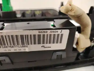 Peça sobressalente para automóvel em segunda mão GRELHA / DIFUSOR DE AR por NISSAN QASHQAI (J10) Acenta Referências OEM IAM 68260JD92A  