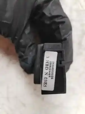 Peça sobressalente para automóvel em segunda mão comando de controlo do rádio por renault clio iv dynamique referências oem iam 255522448r  