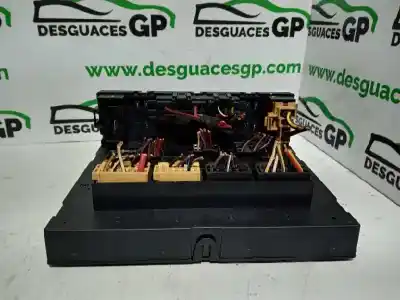 Peça sobressalente para automóvel em segunda mão caixa de fusíveis e relés por volkswagen passat variant (3c5) advance referências oem iam   