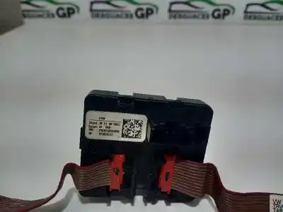 Tweedehands auto-onderdeel stuurwielbediening voor volkswagen passat variant (3c5) advance oem iam-referenties 61657350  