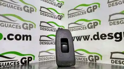 Peça sobressalente para automóvel em segunda mão BOTÃO / INTERRUPTOR ELEVADOR VIDRO TRASEIRO ESQUERDO por MITSUBISHI MONTERO (V60/V70)  Referências OEM IAM   