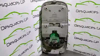 Second-hand car spare part interior light for kia carnival ii 2.9 cdri ex oem iam references   