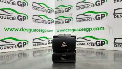 Second-hand car spare part hazard warning lights for toyota corolla (_e12_) 1.4 d (nde120_) oem iam references 8433202081b