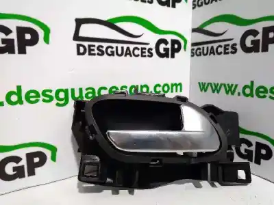 Tweedehands auto-onderdeel BINNEN VOOR RECHTS HANDVAT voor PEUGEOT 2008 (--.2013->)  OEM IAM-referenties 303965  