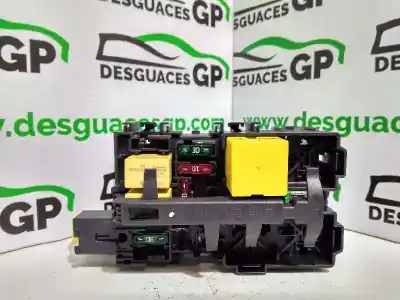 Peça sobressalente para automóvel em segunda mão CAIXA DE FUSÍVEIS E RELÉS por PEUGEOT 2008 (--.2013->)  Referências OEM IAM 9806192580  