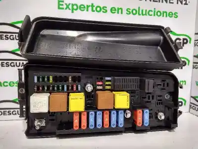 Recambio de automóvil de segunda mano de caja reles / fusibles para opel vectra c berlina comfort referencias oem iam 13172979