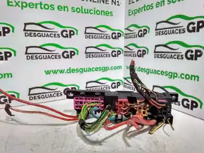 Second-hand car spare part fuse box unit for seat leon (1m1) stella oem iam references 8l0941822  