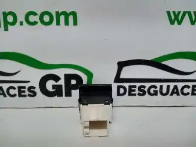 Second-hand car spare part switch for audi a3 (8p) 2.0 tdi ambiente oem iam references 8p0927134b  
