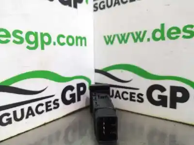 Second-hand car spare part switch for kia carnival ii 2.9 cdri ex oem iam references   