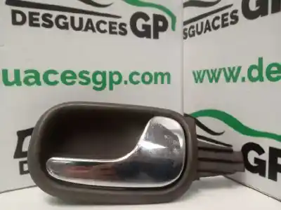 Peça sobressalente para automóvel em segunda mão puxador interior traseiro direito por audi a4 berlina (b5) 2.5 tdi referências oem iam 8d0839020