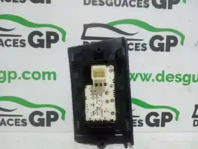 Peça sobressalente para automóvel em segunda mão botão / interruptor elevador vidro traseiro direito por toyota auris active referências oem iam 7427102630  